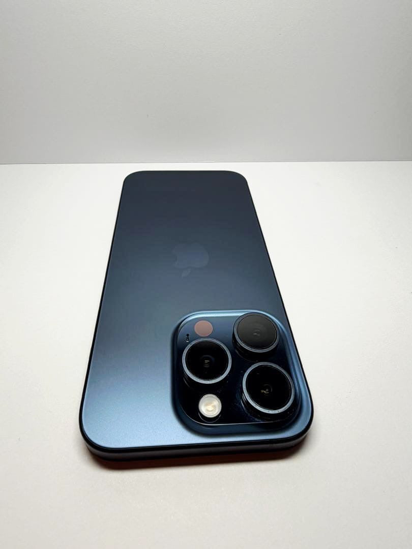 * Apple iPhone 15 Pro 256GB Blue – Unlocked