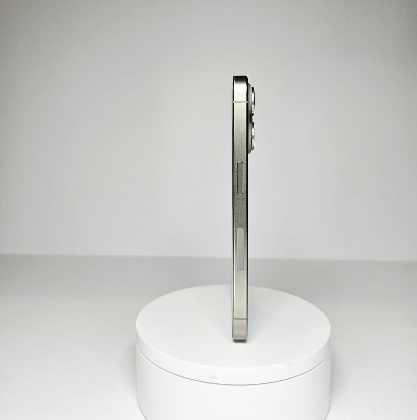 Apple iPhone 15 Pro 256GB Natural Titanium – Unlocked*